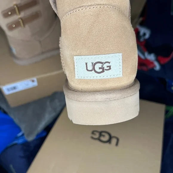 UGG boots bailey belted size 6 - Picture 4 of 10